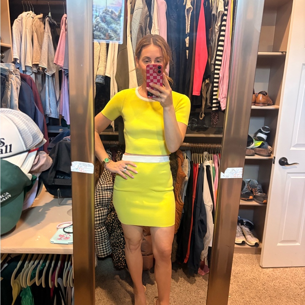 House of Harlow 1960 Lemon Yellow and White Top